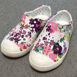 Native floral little girl size 8